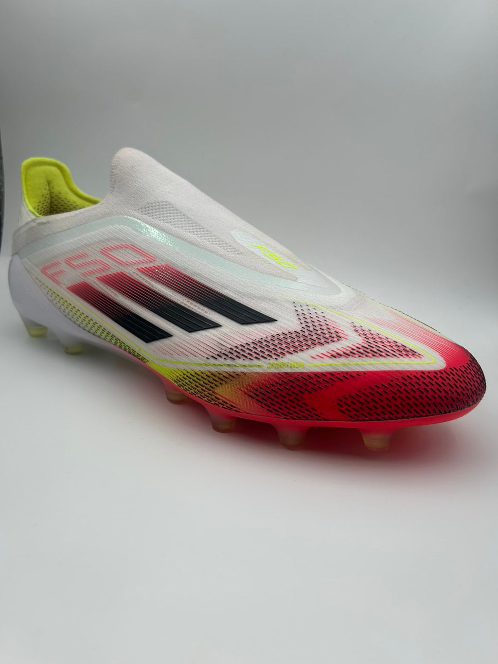 Adidas F50 Elite Laceless AG Pure Victory 2025  Størrelse 44